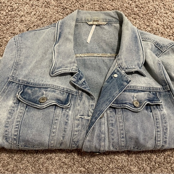 Women’s Jean Jacket - Picture 1 of 4